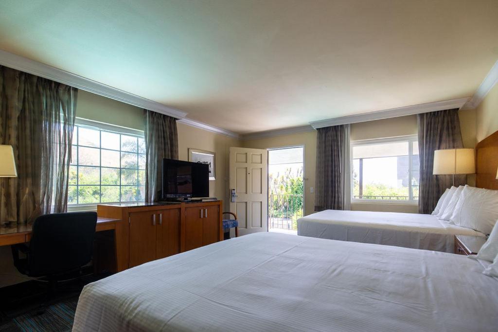 Inn At San Luis Obispo Exterior photo